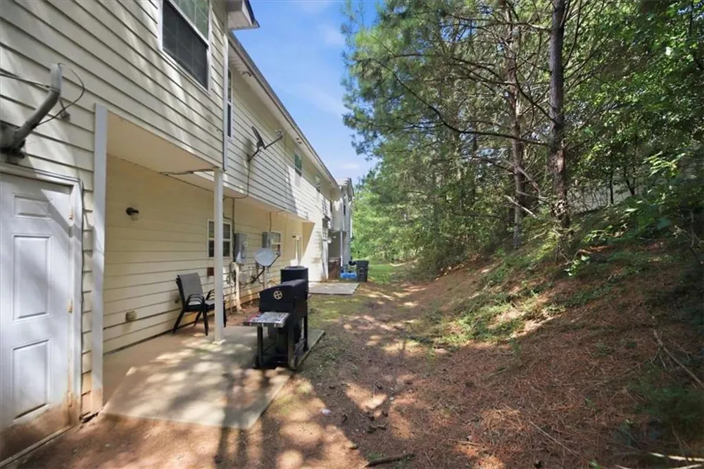 6888 Mountain Circle Riverdale, GA 30274
