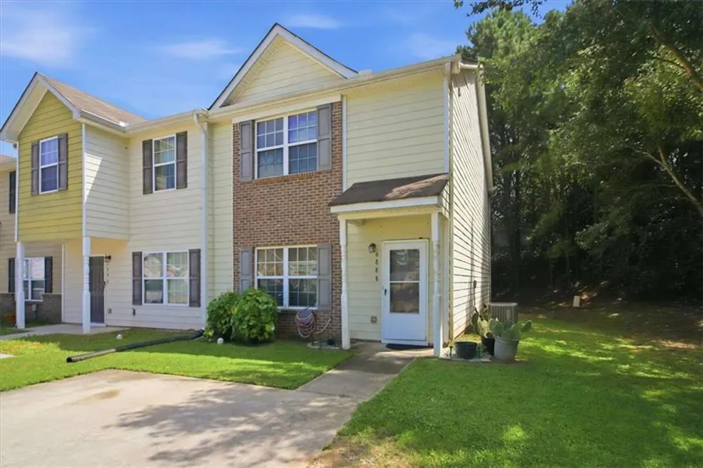 6888 Mountain Circle Riverdale, GA 30274