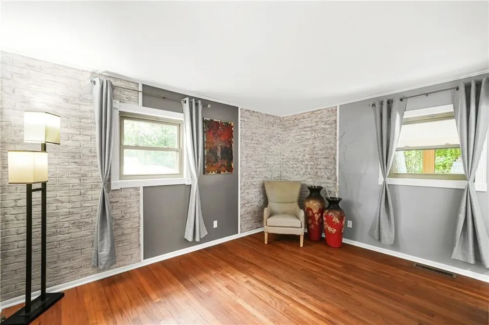 2570 Spring Drive SE Smyrna, GA 30080