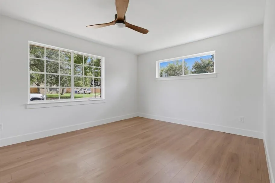 104 Oriole Lane Angleton, TX 77515