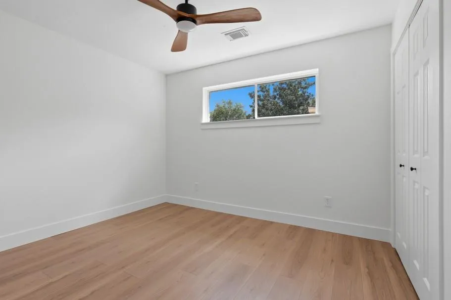 104 Oriole Lane Angleton, TX 77515