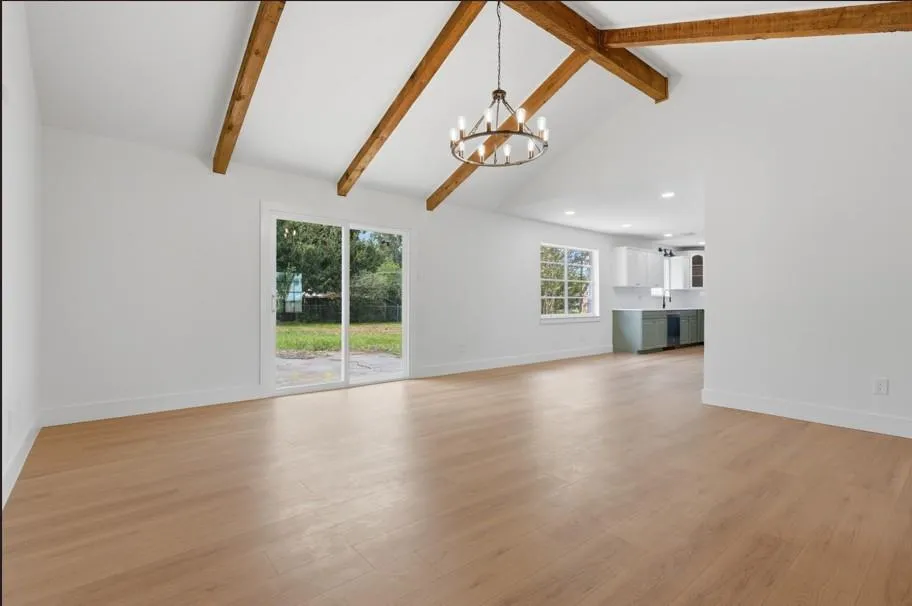 104 Oriole Lane Angleton, TX 77515