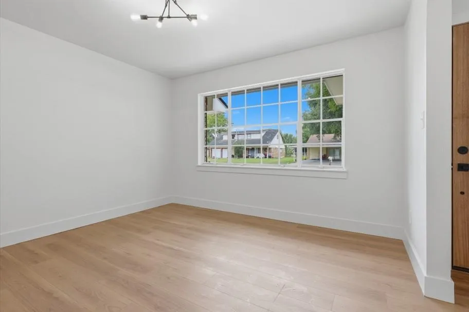 104 Oriole Lane Angleton, TX 77515