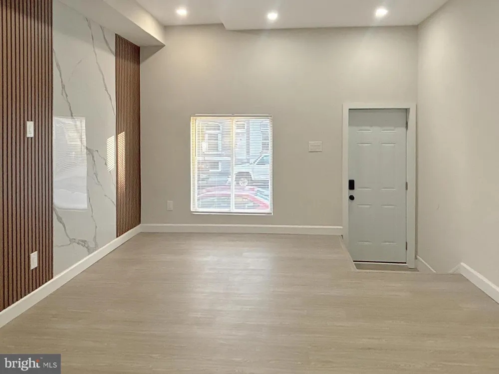 2636 E MONUMENT STREET Baltimore, MD 21205