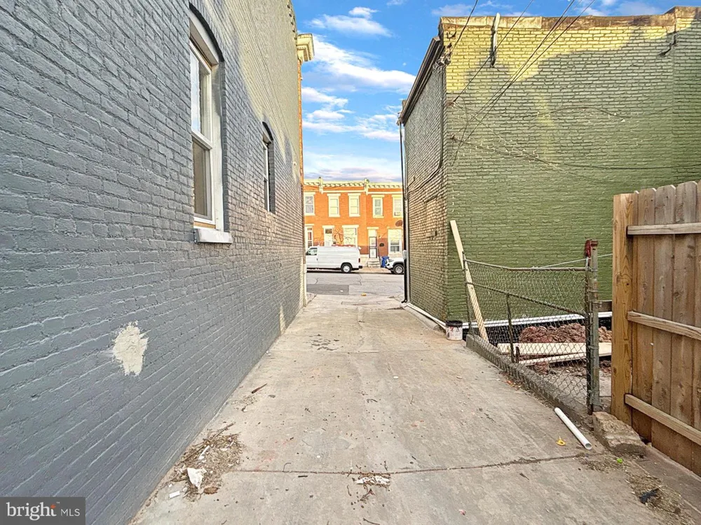 2636 E MONUMENT STREET Baltimore, MD 21205