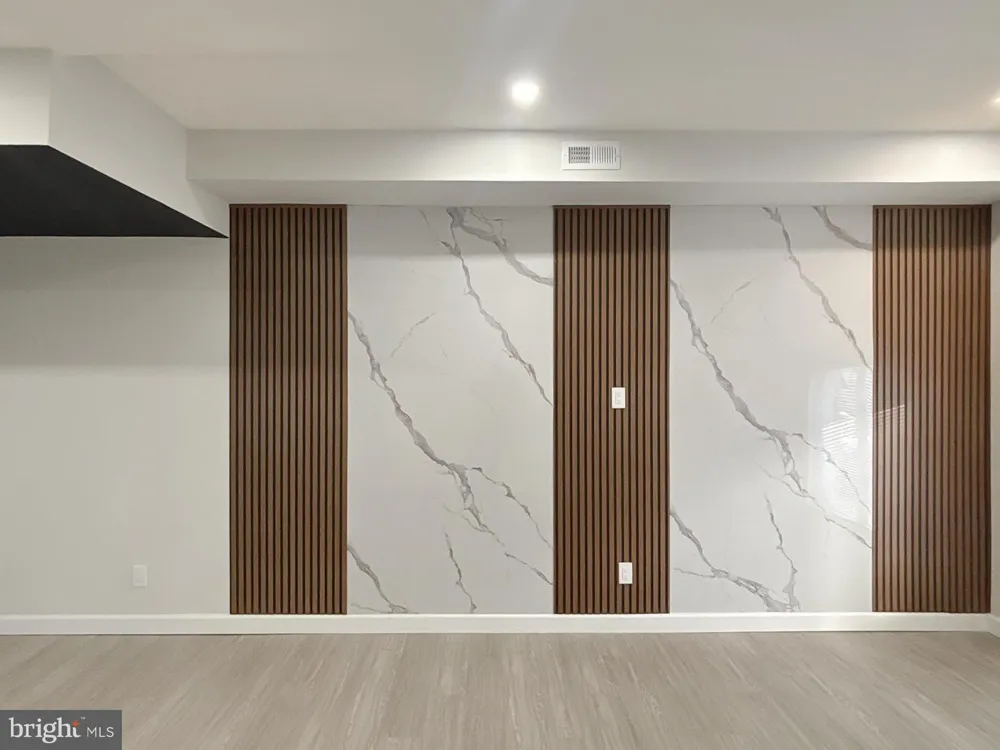 2636 E MONUMENT STREET Baltimore, MD 21205