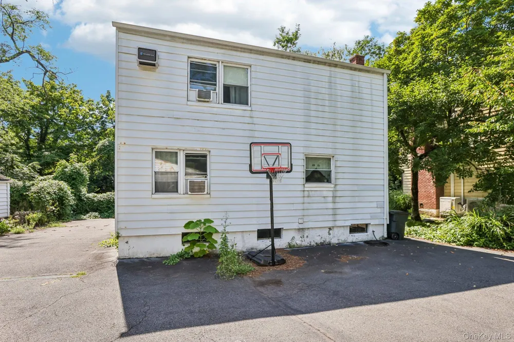 12 Bryn Mawr Parkway Bronxville, NY 10708