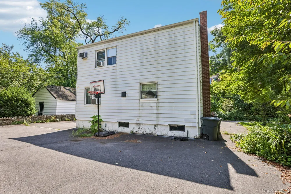 12 Bryn Mawr Parkway Bronxville, NY 10708