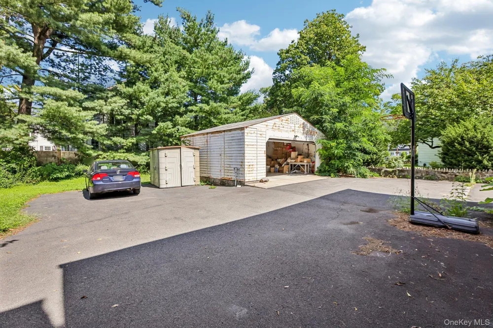12 Bryn Mawr Parkway Bronxville, NY 10708
