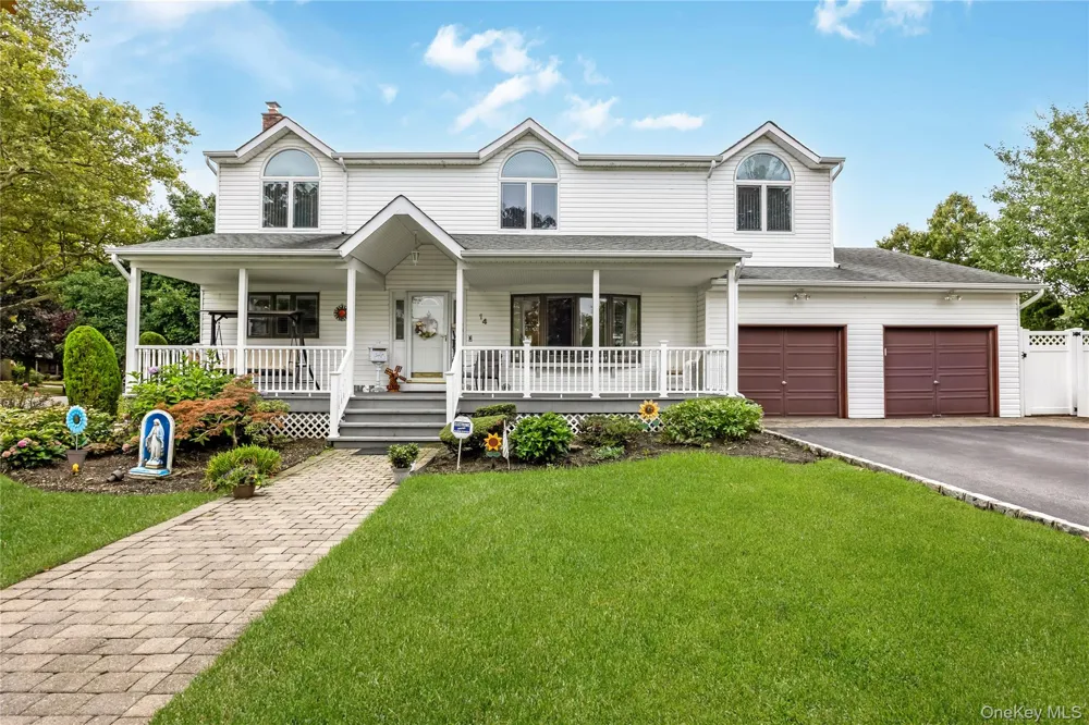 14 Arthur Street Farmingdale, NY 11735