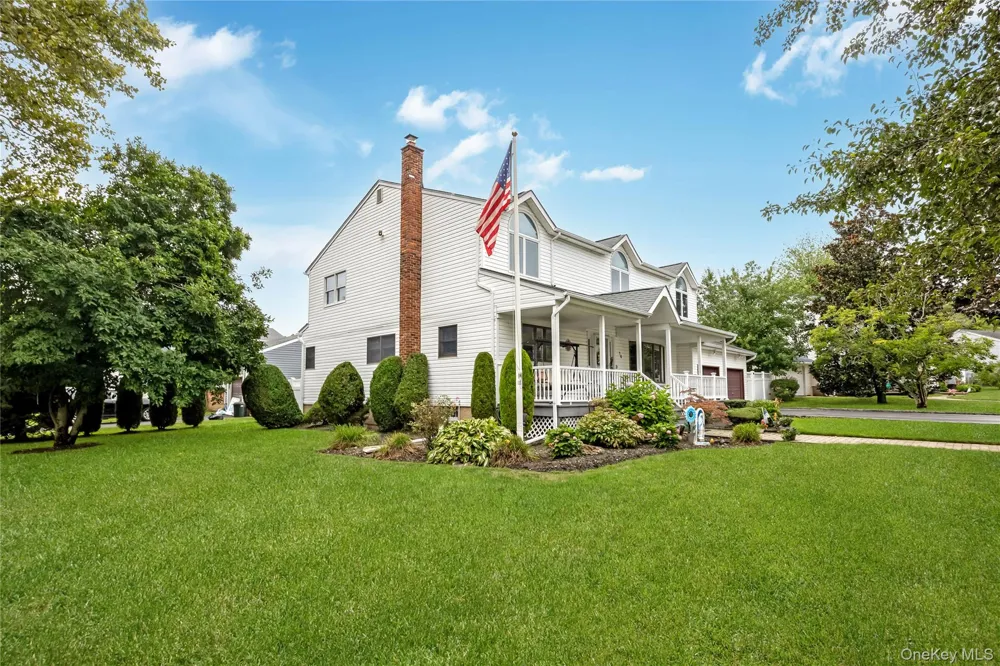 14 Arthur Street Farmingdale, NY 11735