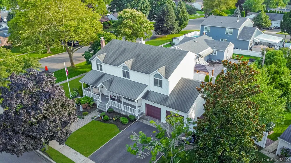 14 Arthur Street Farmingdale, NY 11735