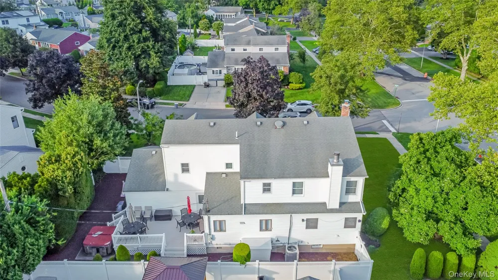 14 Arthur Street Farmingdale, NY 11735