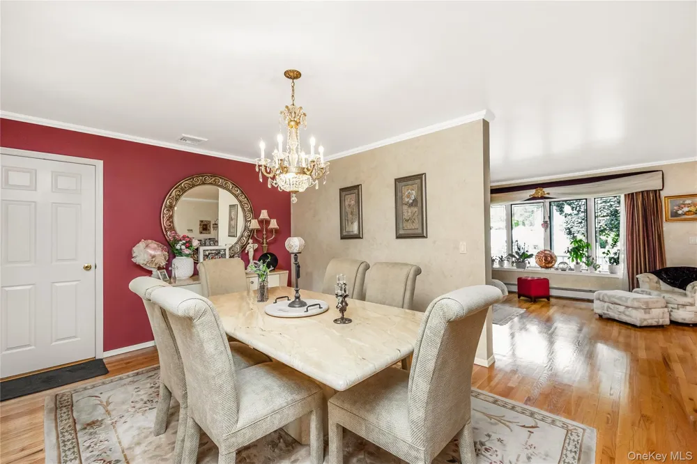 14 Arthur Street Farmingdale, NY 11735
