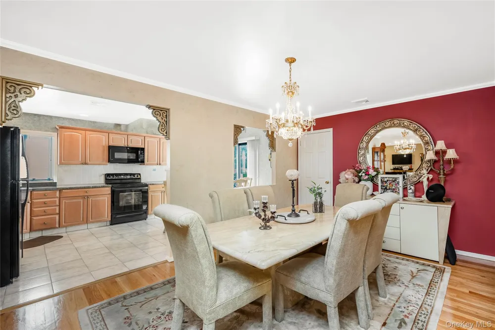 14 Arthur Street Farmingdale, NY 11735