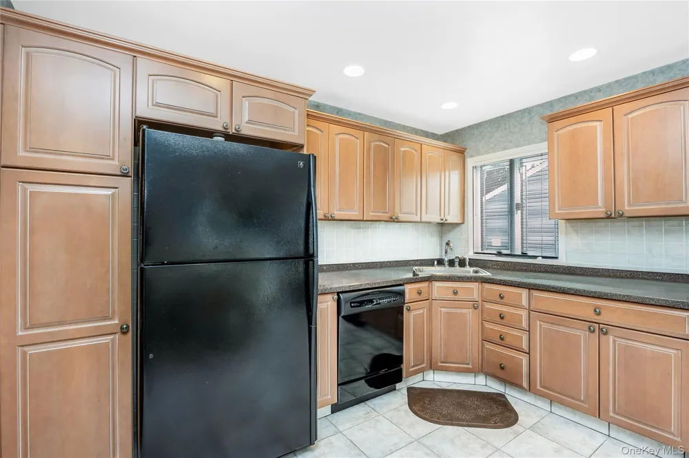 14 Arthur Street Farmingdale, NY 11735