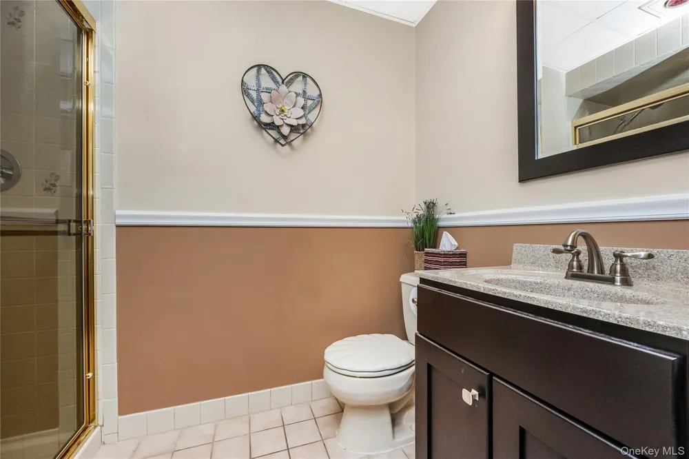 14 Arthur Street Farmingdale, NY 11735