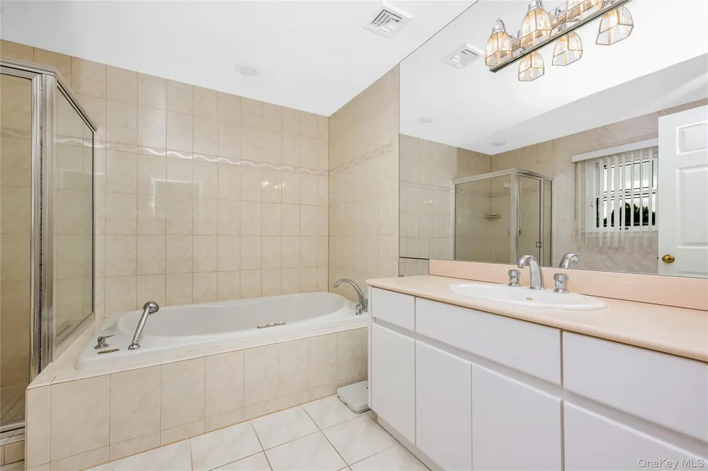 14 Arthur Street Farmingdale, NY 11735