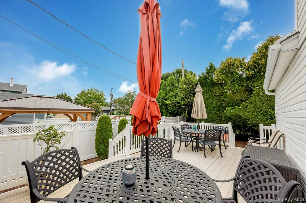 14 Arthur Street Farmingdale, NY 11735