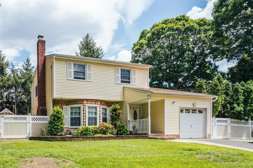 41 Brook Run Drive Medford, NY 11763