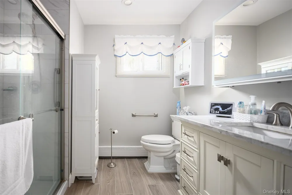 41 Brook Run Drive Medford, NY 11763