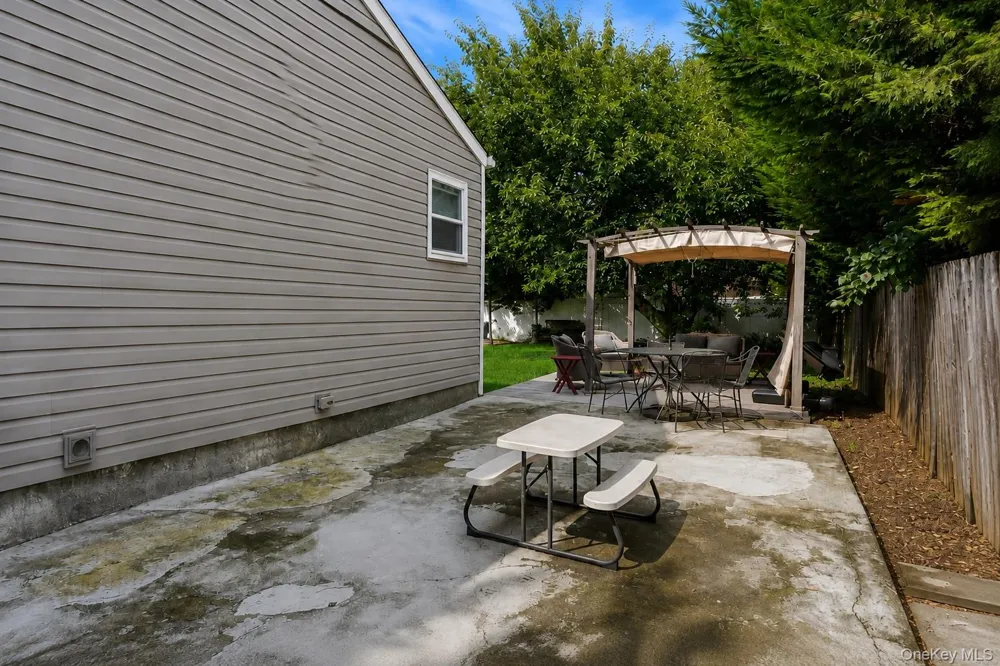 52 Larry Road S Selden, NY 11784