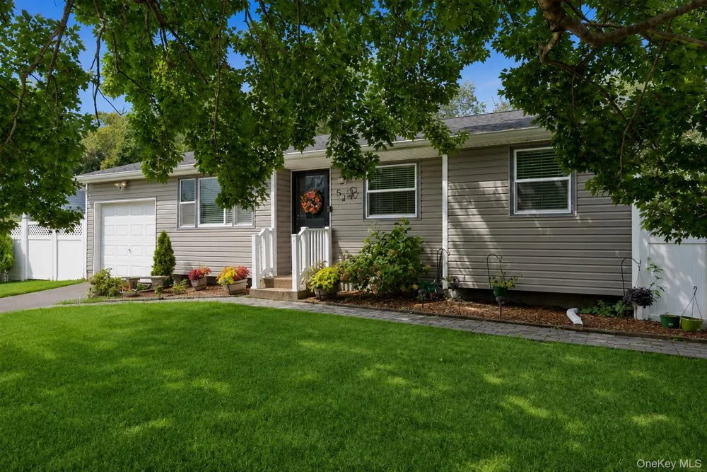 52 Larry Road S Selden, NY 11784