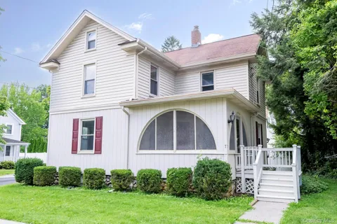 7 Maple Avenue