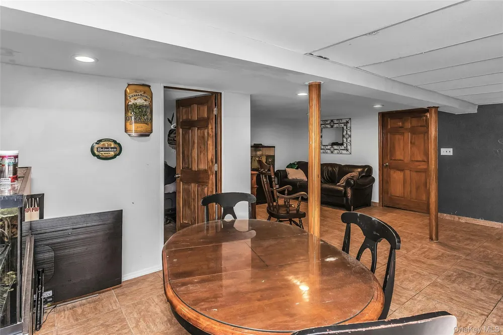 20 Jamaica Avenue Plainview, NY 11803