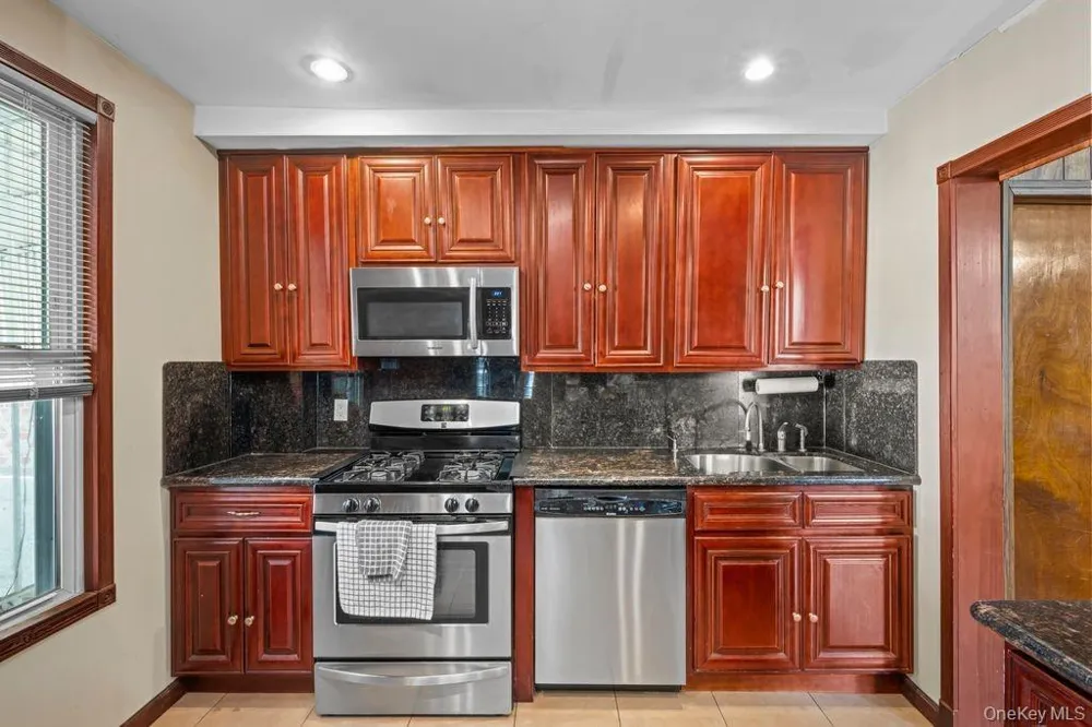 1549 E 96th Street Brooklyn, NY 11236