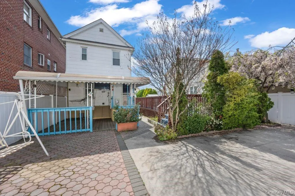 1549 E 96th Street Brooklyn, NY 11236