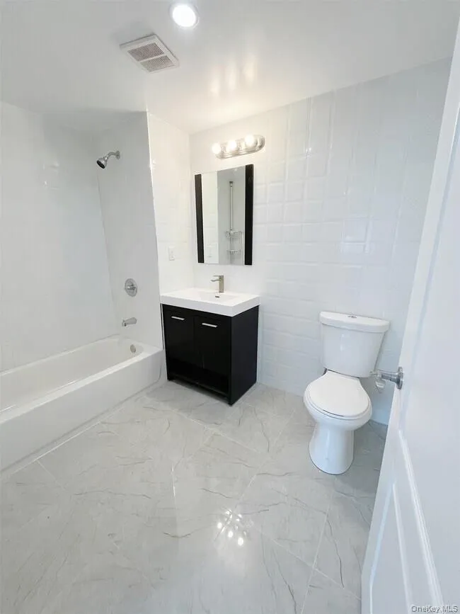 70-26 Queens Boulevard #10E Woodside, NY 11377