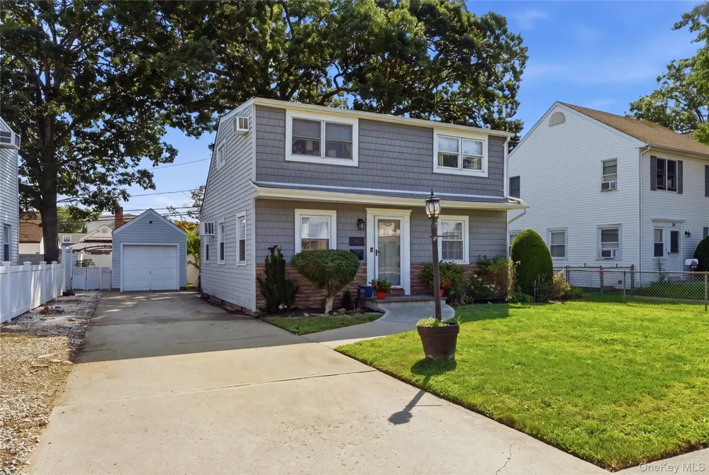 205 Stuart Road Valley Stream, NY 11581