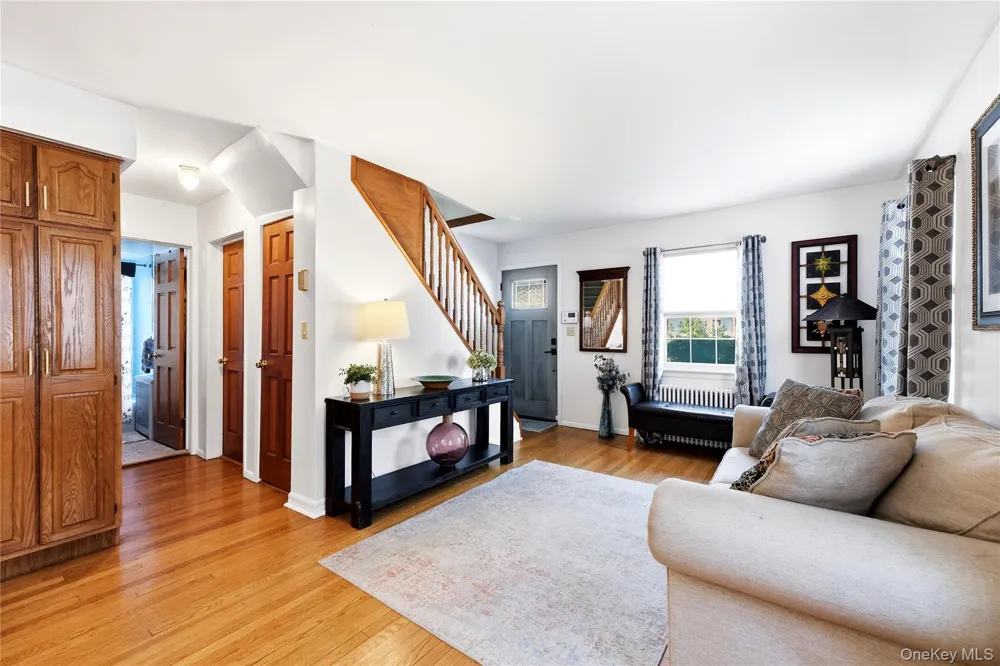 205 Stuart Road Valley Stream, NY 11581