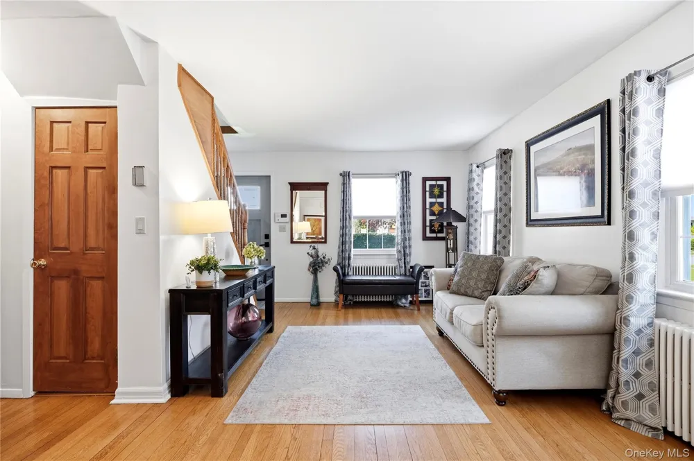 205 Stuart Road Valley Stream, NY 11581