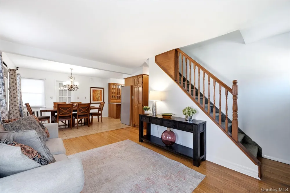 205 Stuart Road Valley Stream, NY 11581