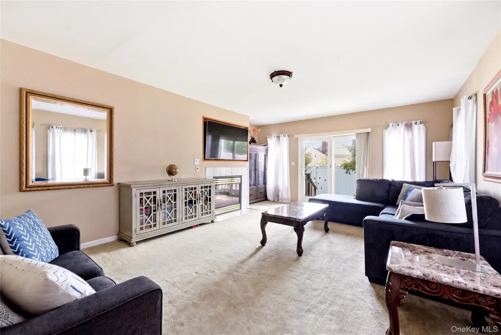 205 Stuart Road Valley Stream, NY 11581