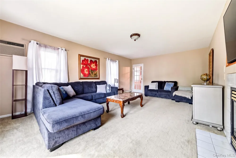 205 Stuart Road Valley Stream, NY 11581