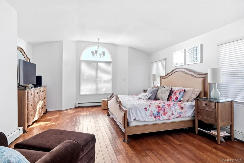 205 Stuart Road Valley Stream, NY 11581