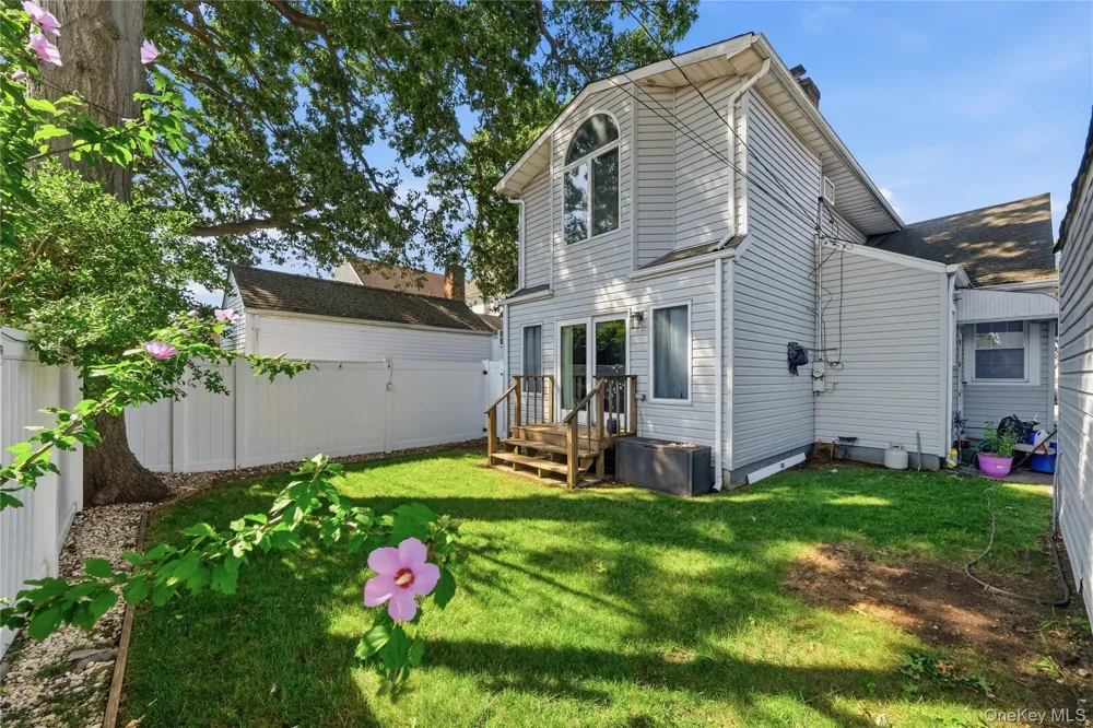 205 Stuart Road Valley Stream, NY 11581