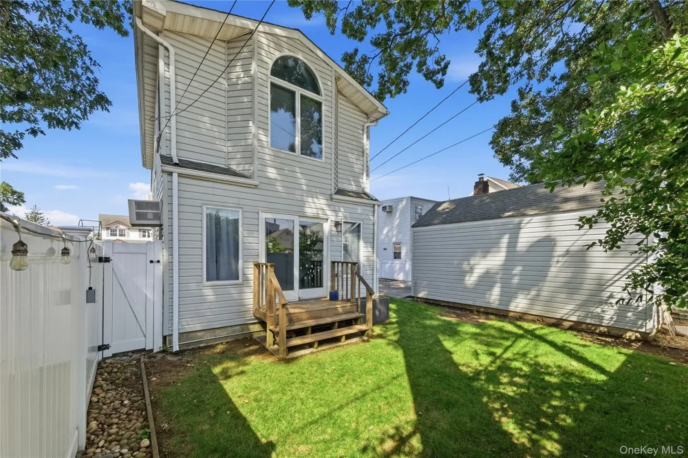 205 Stuart Road Valley Stream, NY 11581