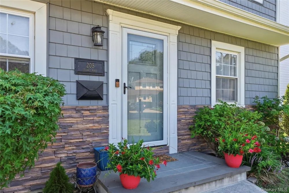 205 Stuart Road Valley Stream, NY 11581
