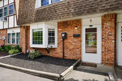 7 Roundtree Court