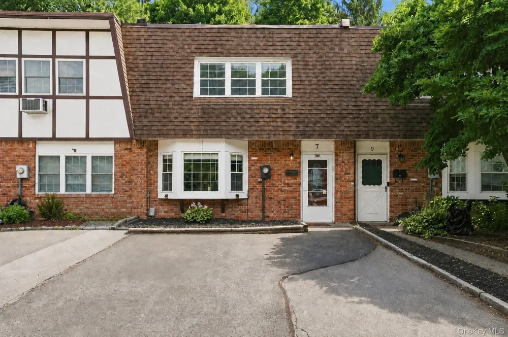 7 Roundtree Court Beacon, NY 12508