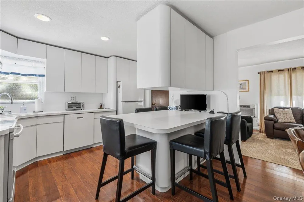 210 5th Street Bethpage, NY 11714