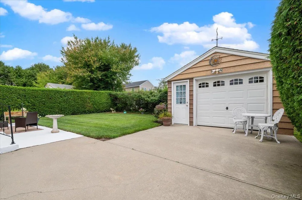 210 5th Street Bethpage, NY 11714