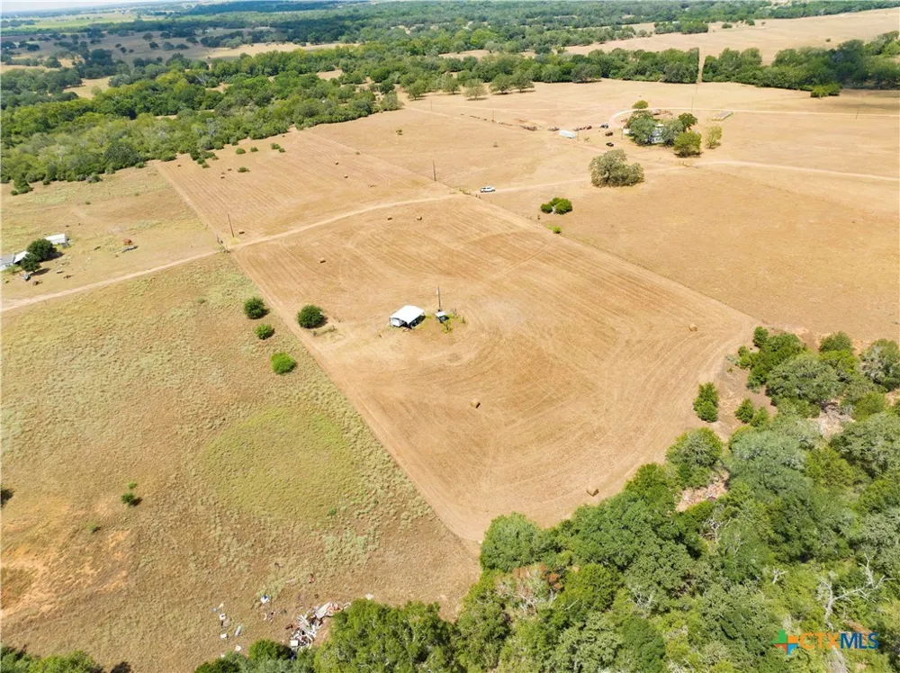 710 County Road 211a Hallettsville, TX 77964