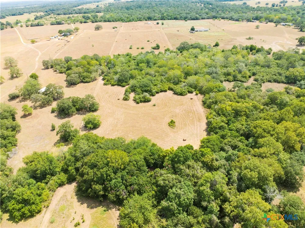 710 County Road 211a Hallettsville, TX 77964