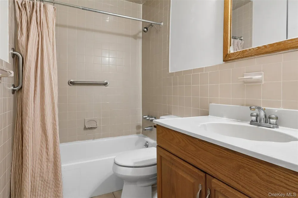 9 Harbour Lane #4A Oyster Bay, NY 11771