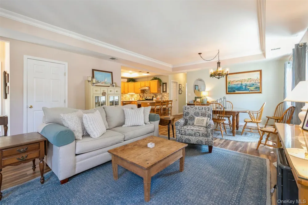 1401 Aerie Way East Quogue, NY 11942